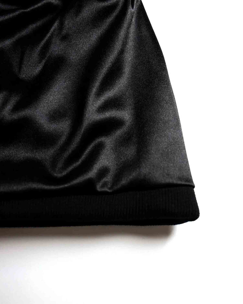 Satin lined beanie for hair protection designed for curly hair, locs, braids, wigs and skull caps. Helps reduce friction, prevent breakage, control frizz and retain moisture for healthier hairstyles